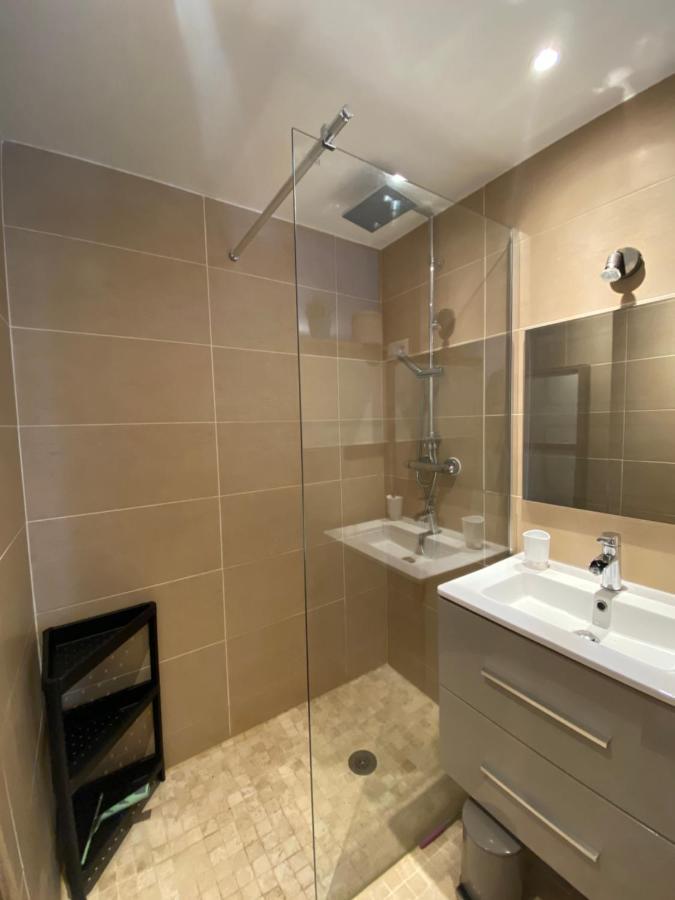 Agreable Studio Proche Sttropez Piscine Et Tennis Gassin Exterior photo